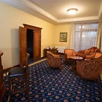 Golden Palace 4*