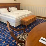 Golden Palace Hotel