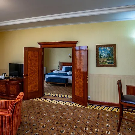 Golden Palace Hotel 4*