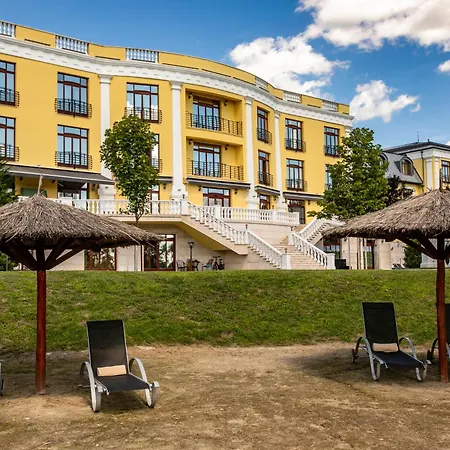 Golden Palace 4* Göd