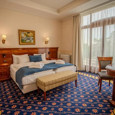 Golden Palace Hotel 4*