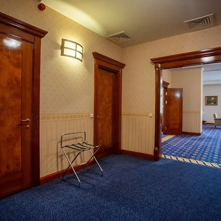Golden Palace 4* Göd