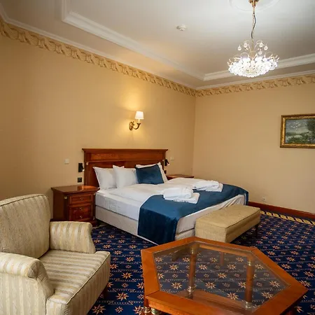 Golden Palace Hotel 4*