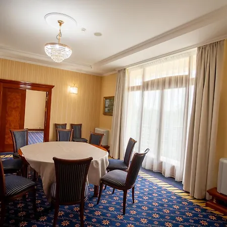 Golden Palace Hotel