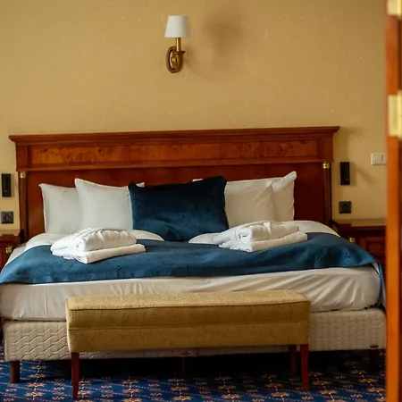 Golden Palace Hotel