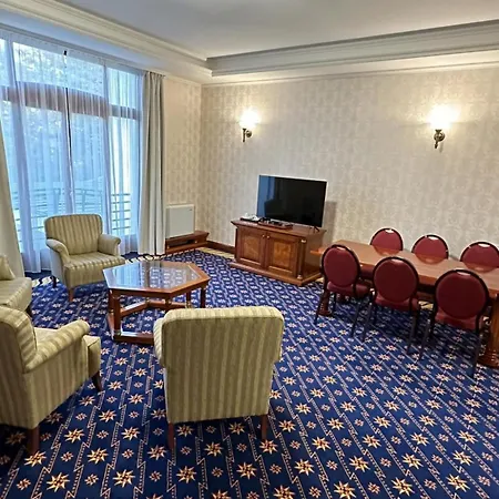 Golden Palace Hotel 4*