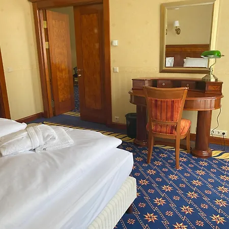 Golden Palace Hotel 4*