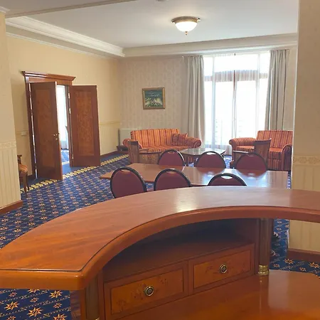 Golden Palace Hotel 4*