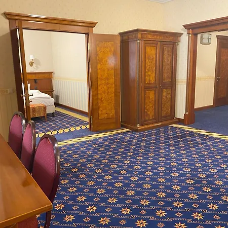 Golden Palace Hotel Göd