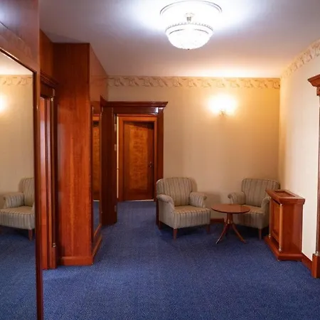 Golden Palace Hotel 4*