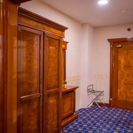 Hotel Golden Palace