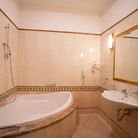 Hotel Golden Palace 4*