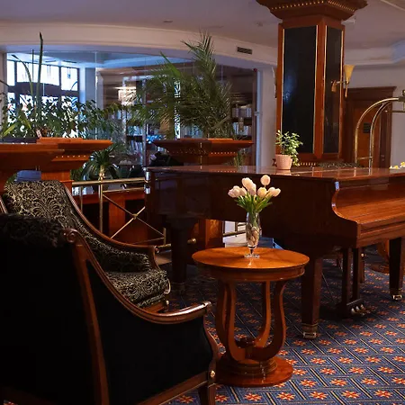 Golden Palace Hotel God