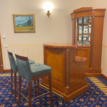 Golden Palace Hotel 4*