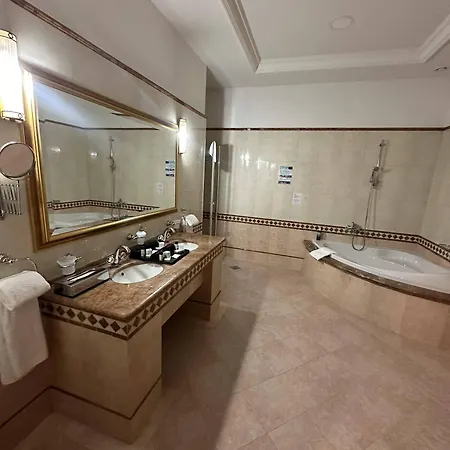 Golden Palace Göd