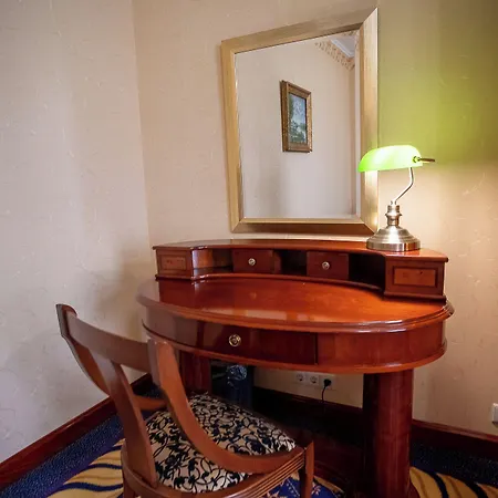 Golden Palace Hotel 4*