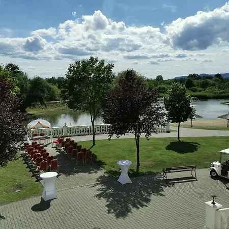 Golden Palace Hotel 4*