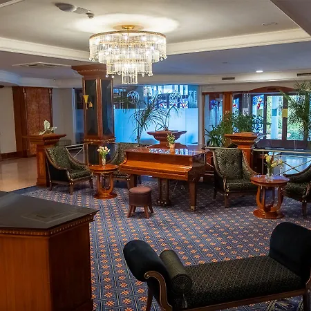 Golden Palace 4* Göd
