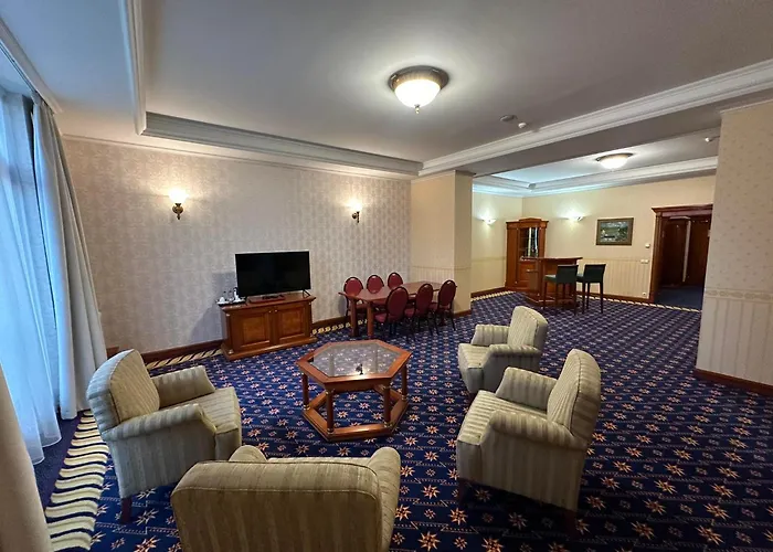 Golden Palace Hotel 4*