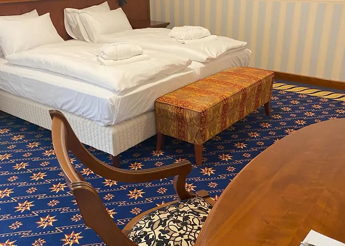 Golden Palace Szálloda