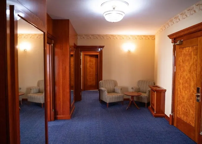 Golden Palace Szálloda 4*